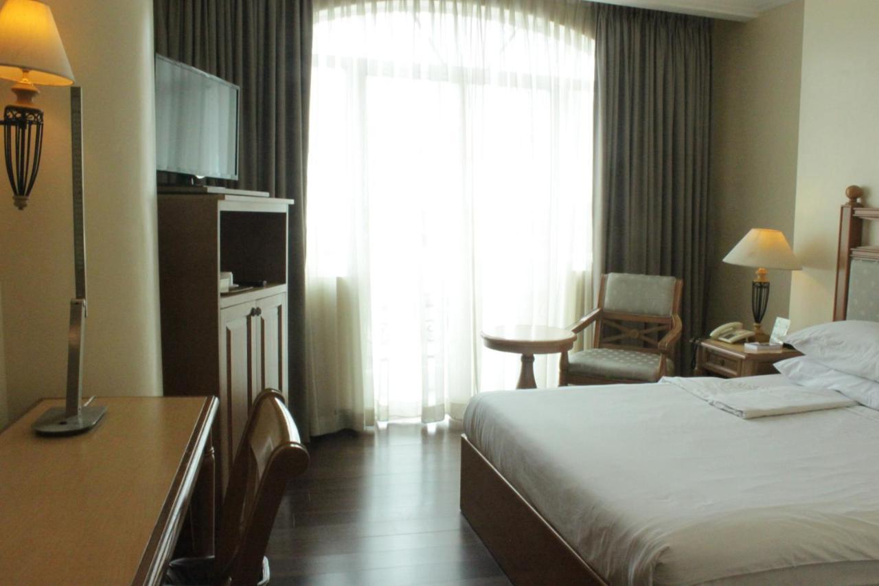The Grand Dame Hotel Iloilo City Εξωτερικό φωτογραφία