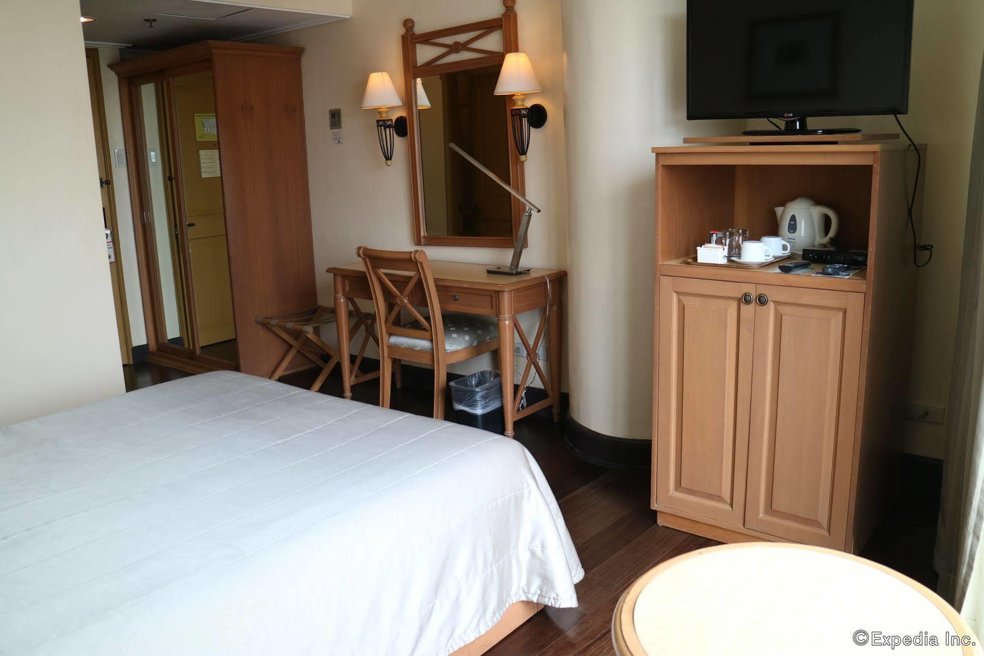 The Grand Dame Hotel Iloilo City Εξωτερικό φωτογραφία
