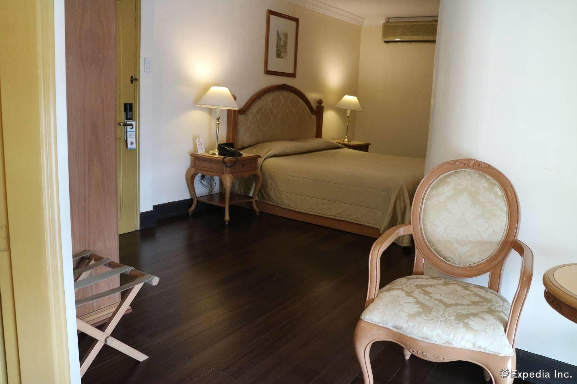 The Grand Dame Hotel Iloilo City Εξωτερικό φωτογραφία