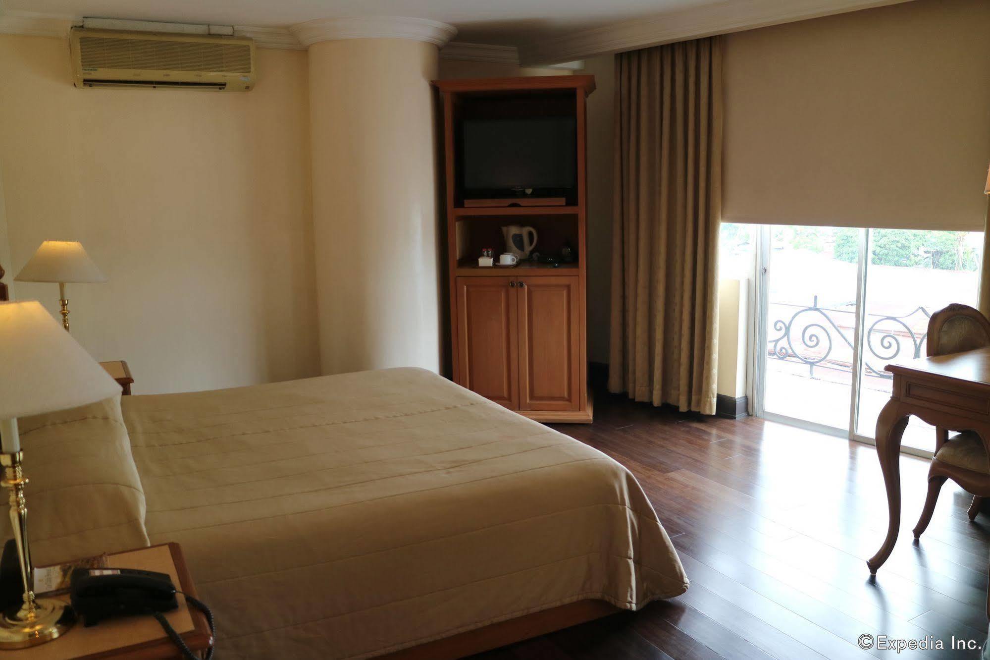 The Grand Dame Hotel Iloilo City Εξωτερικό φωτογραφία